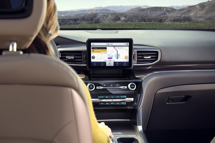 21 Ford Explorer Suv Photos Videos Interior Exterior 360 Colorizer
