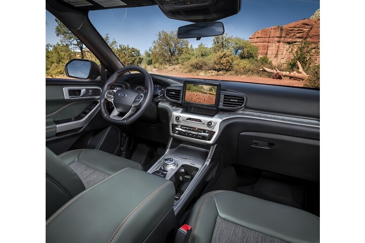 21 Ford Explorer Suv Photos Videos Interior Exterior 360 Colorizer