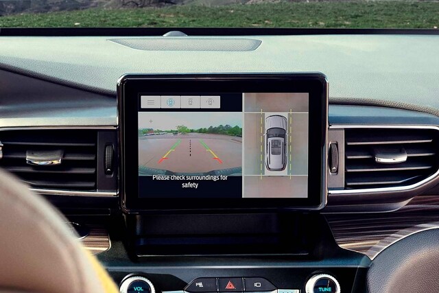 2023 Ford Explorer® SUV 360-Degree Camera with Split-View Display