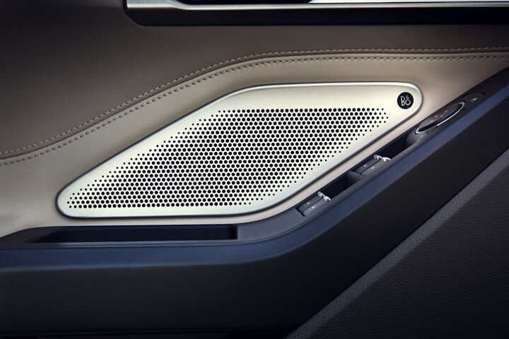 Altavoces del Sistema de Sonido B&O® de la SUV Ford Explorer® 2023