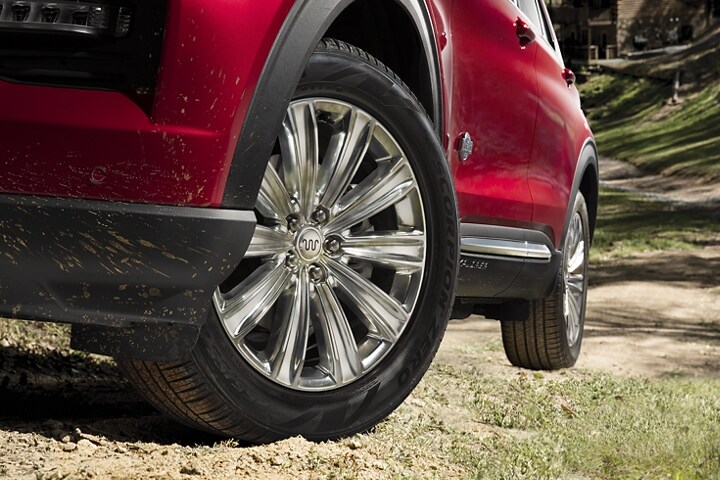 El modelo Ford Explorer® King Ranch® 2023​​​​​​​ con la opción exclusiva de ruedas de 20”