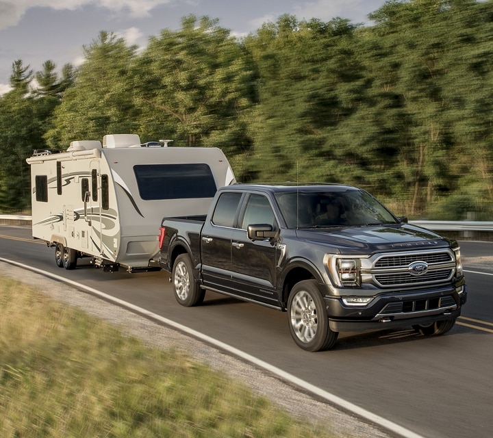 2023 Ford F-150® pickup pulling a trailer
