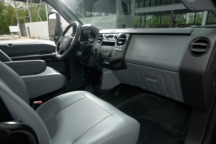 Consola central de una Ford 2024 para Trabajo Mediano