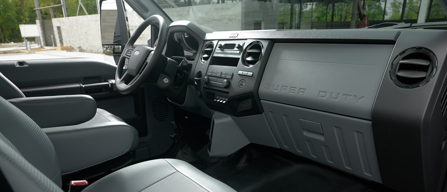 2025 Ford F650 & F750 Commercial Truck Interior Features