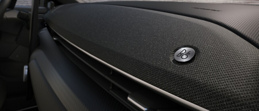 Altavoz del Sistema de Sonido B&O® en una Ford Mustang Mach-E® 2023