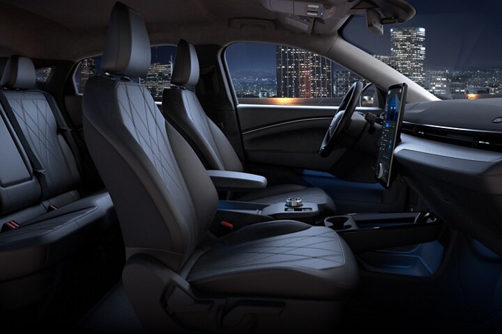 Interior de una Ford Mustang Mach-E® 2023