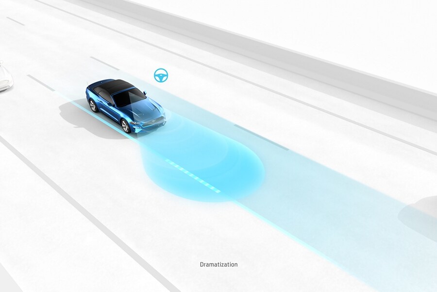 Imagen de un Ford Mustang® 2023 cupé que demuestra el Sistema para Mantenerse en el Carril