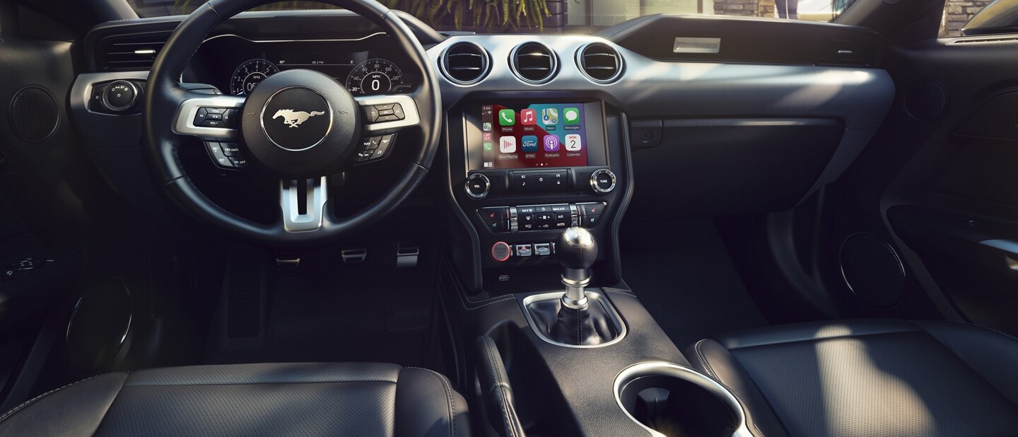 Vista del interior de una Ford Mustang® Coupe 2023