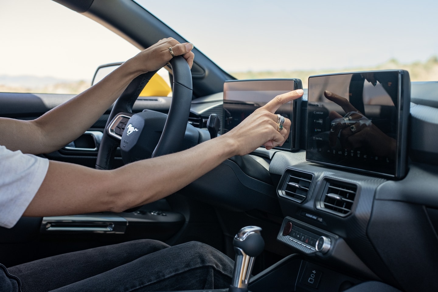 2024 Ford Mustang Console