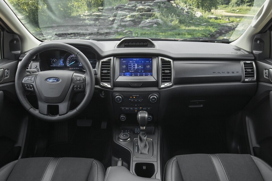 Vista interior de la cabina de una Ford Ranger® 2023