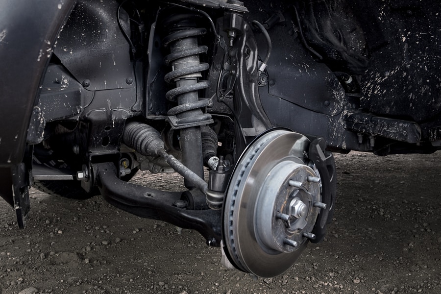 Amortiguador y conjunto de brazo A de la Ford Ranger 2023 sin ruedas
