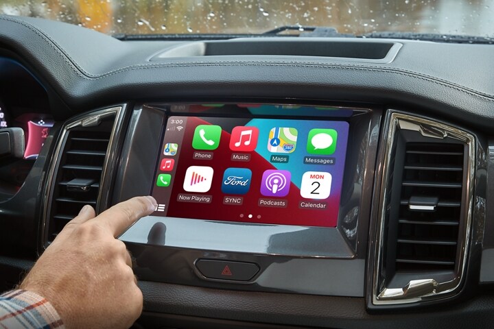 Interior de una Ford Ranger 2023 que muestra la Pantalla Táctil de 8”