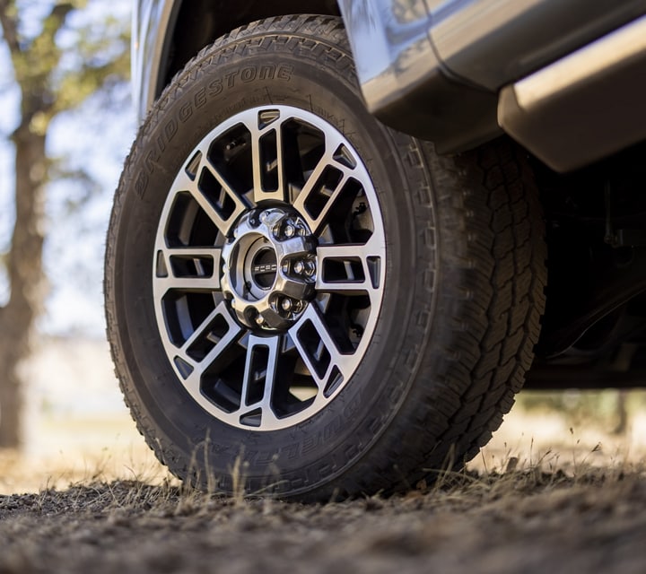 Close-up of the wheel on a 2024 Ford Super Duty® F-350® Limited model