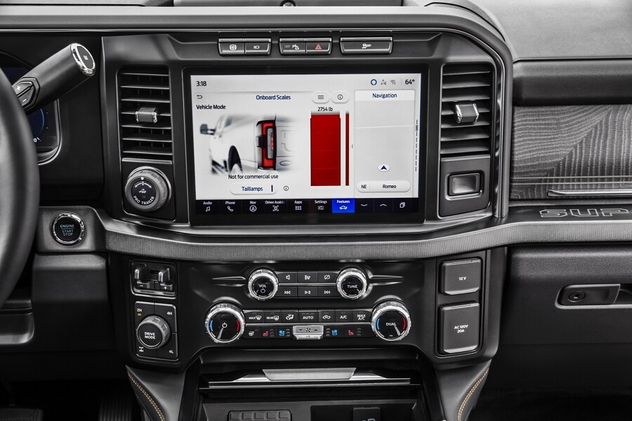 Ford Super Duty® touchscreen showing Onboard Scales feature