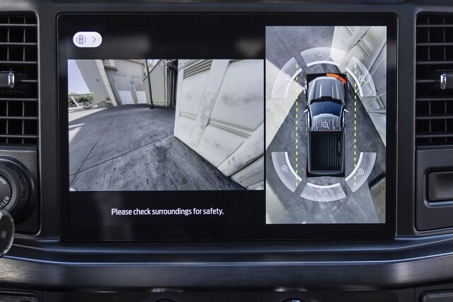 Display screen showing the 360-degree camera views