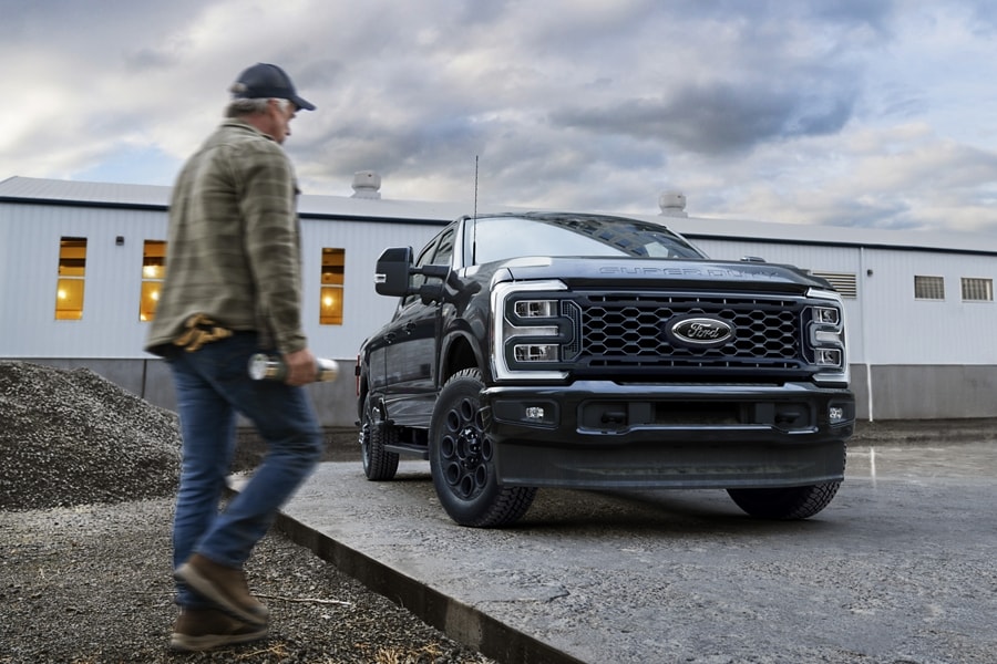 2025 Ford Super Duty® Commercial Truck Interior & Exterior Features