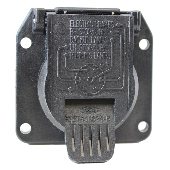 Trailer Tow Harness Connector - Rear Main Image